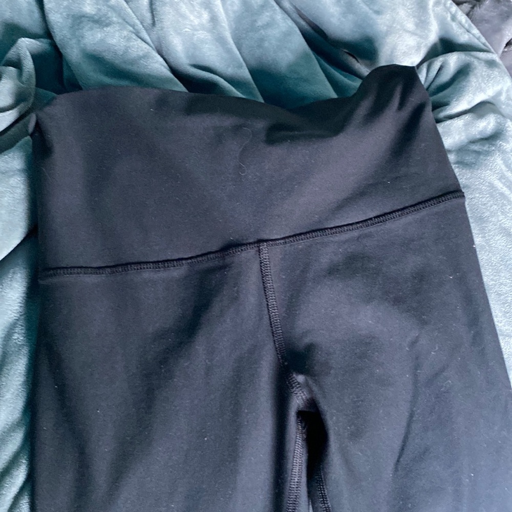 Girls nike yoga leggings size medium